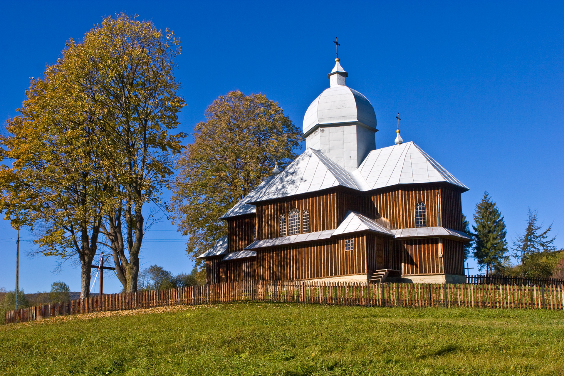 Hoszowczyk, cerkiew - pejzaż, fotografia podróżnicza